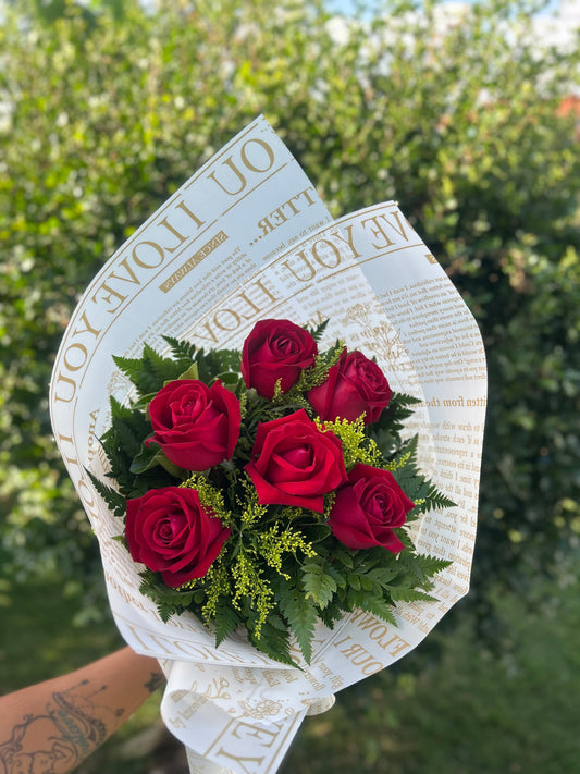Clássico Buquê de 6 Rosas Vermelhas