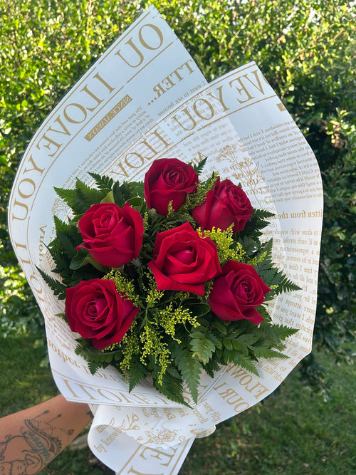 Clássico Buquê de 6 Rosas Vermelhas
