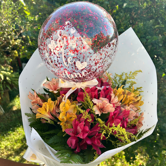 Buquê Elória + Balão “Eu te Amo"